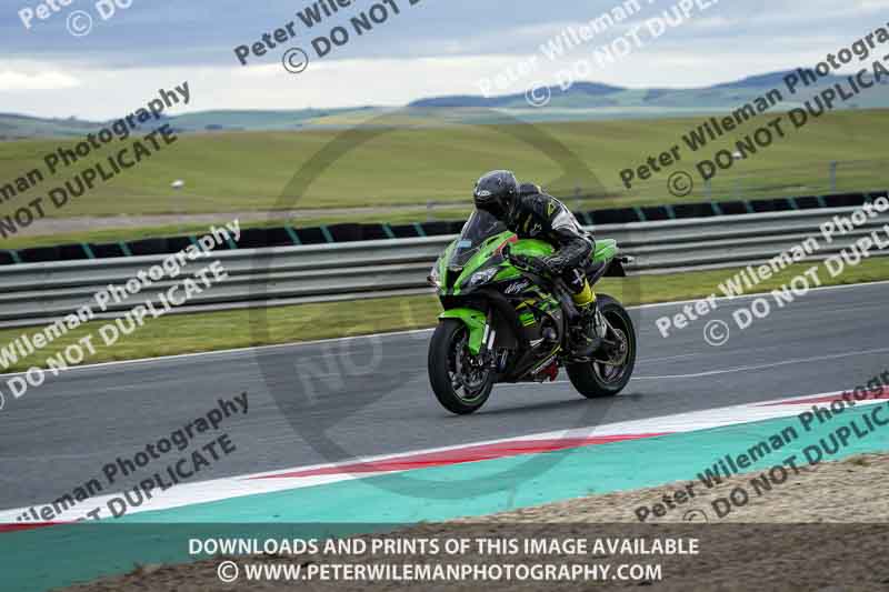 cadwell no limits trackday;cadwell park;cadwell park photographs;cadwell trackday photographs;enduro digital images;event digital images;eventdigitalimages;navarra;no limits trackdays;peter wileman photography;racing digital images;trackday digital images;trackday photos